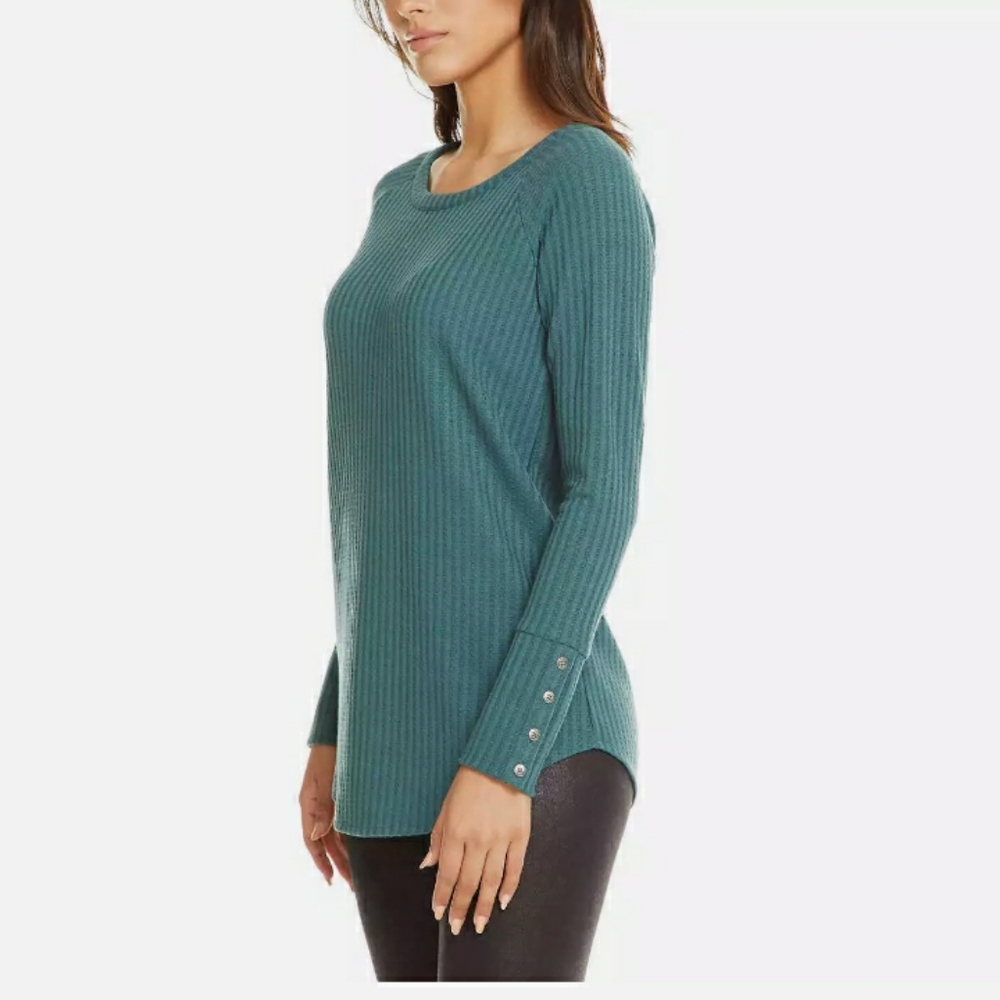Chaser | Thermal Button Cuff Top